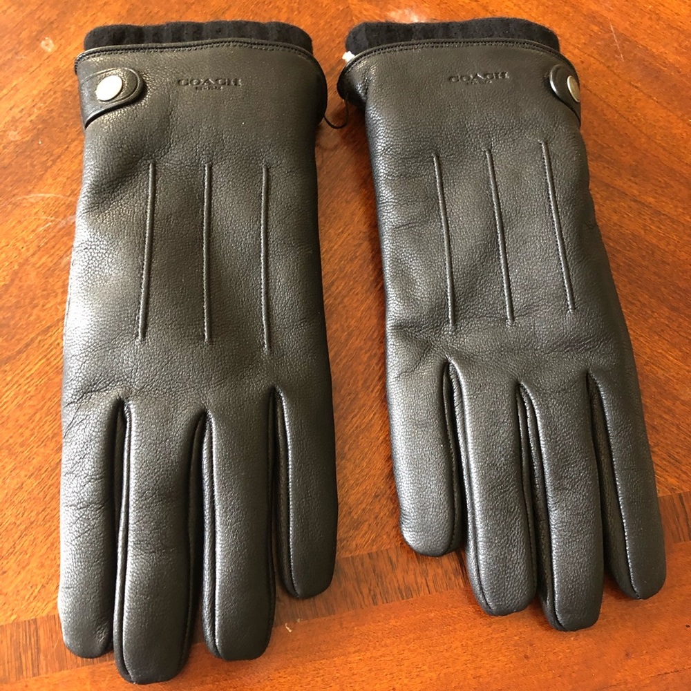 Coach leather gloves